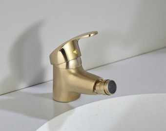 Brass Bidet Faucet Handheld Toilet Spray , Modern Bathroom Cleaning Set