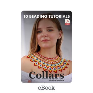 Puede incluir: Portada de un eBook con una mujer que lleva un collar de cuentas de colores. El texto dice "10 Beading Tutorials" y "Collars" con el nombre del autor. La palabra "eBook" está en la parte inferior y un icono PDF en la esquina superior derecha.