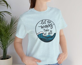 Bold Wave Graphic T-Shirt: Coastal Summer Vibes