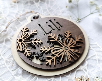 Personalisierter Vornamenschmuck | Gravierte Weihnachtskugel aus Holz | Personalisierter Baumschmuck | Handgefertigtes Weihnachtsgeschenk | Hängeleuchte Baum aus Holz