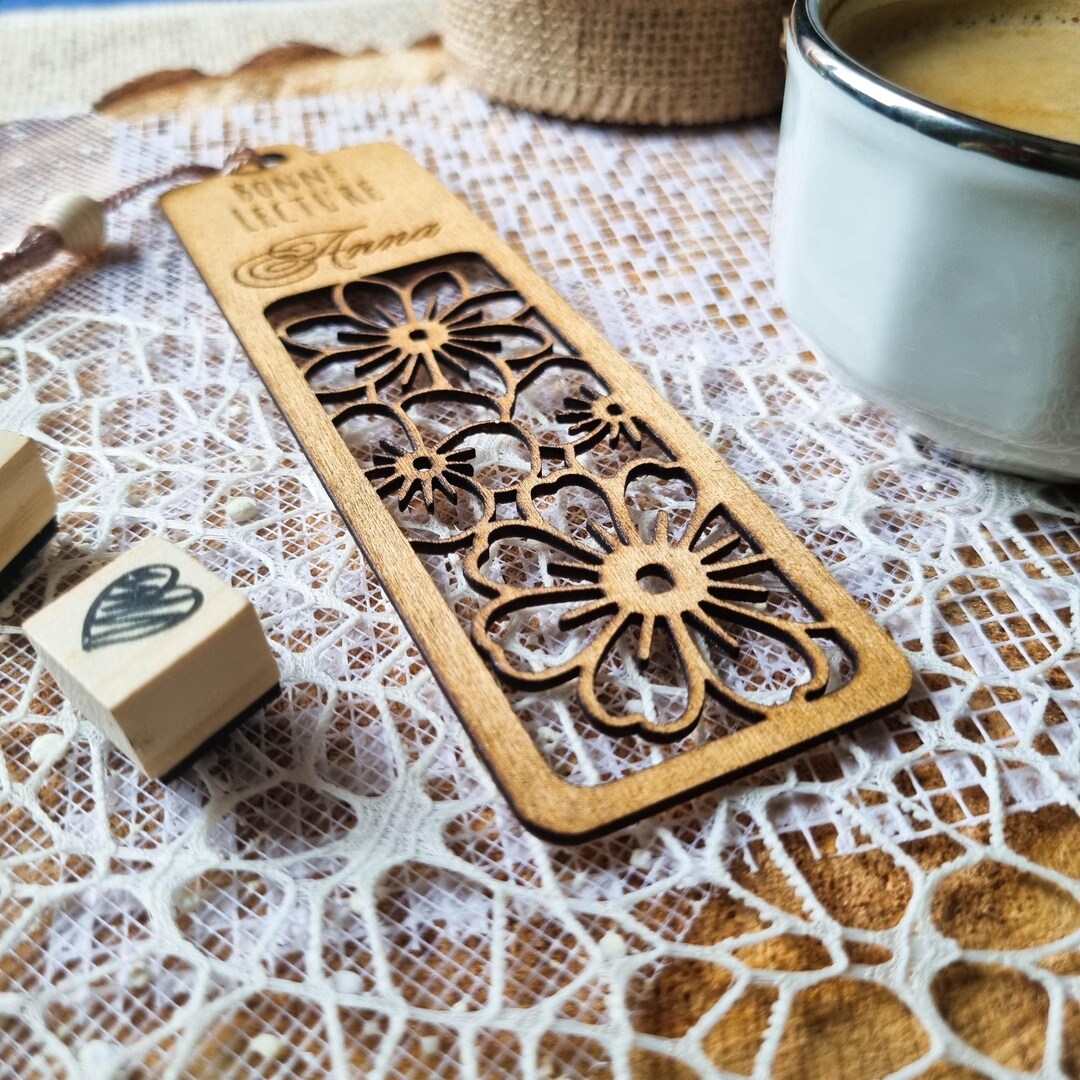 Engraved Wooden Bookmark – Personalized Gift Idea for Book Lovers, Moms ...
