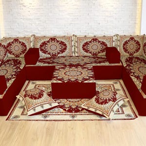 Fransk kudde, pallsoffa, vardagsrumssoffa, mattsoffa, golvsoffgrupp, majlis sittgrupp, sektionssoffa, extra sittplatser