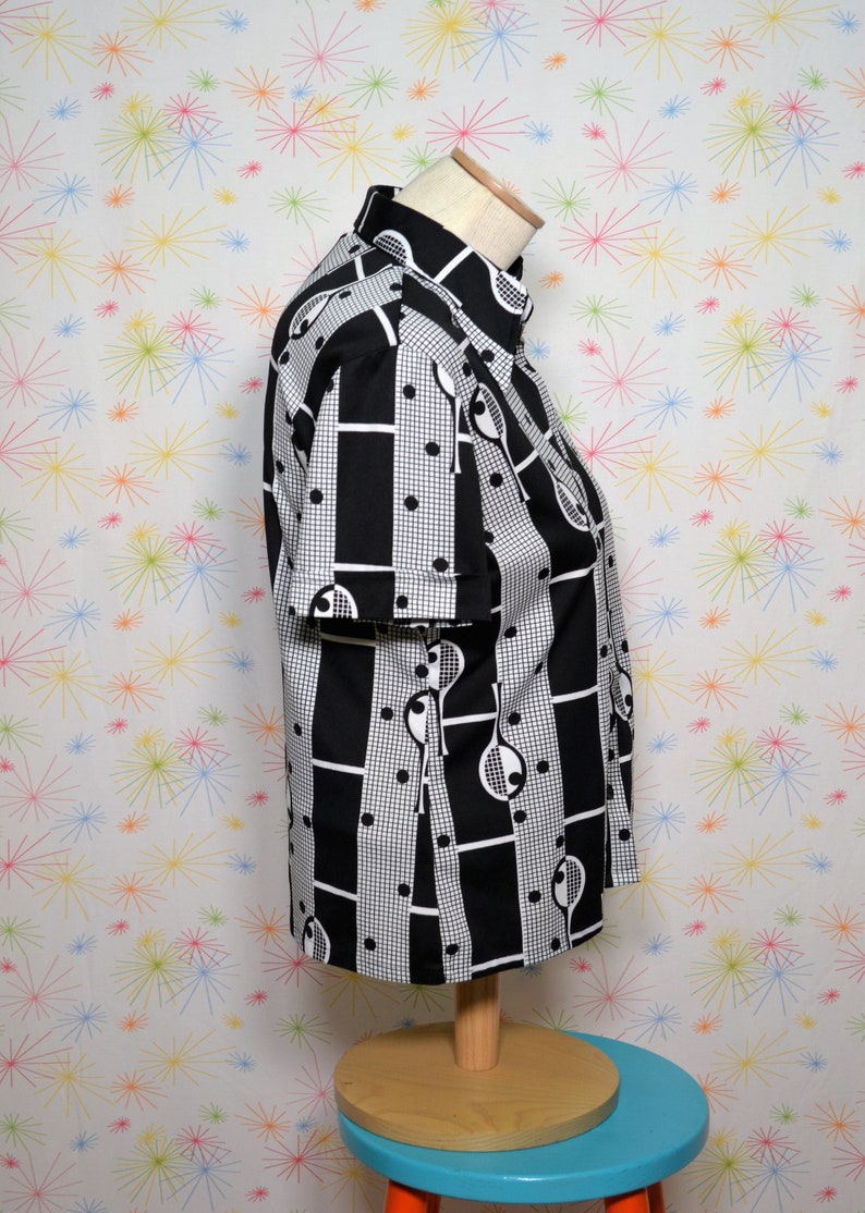Size Medium Vintage 70s Tennis Novelty Print Blouse 1970s Black /& White Shirt with Pointy Dagger Collar