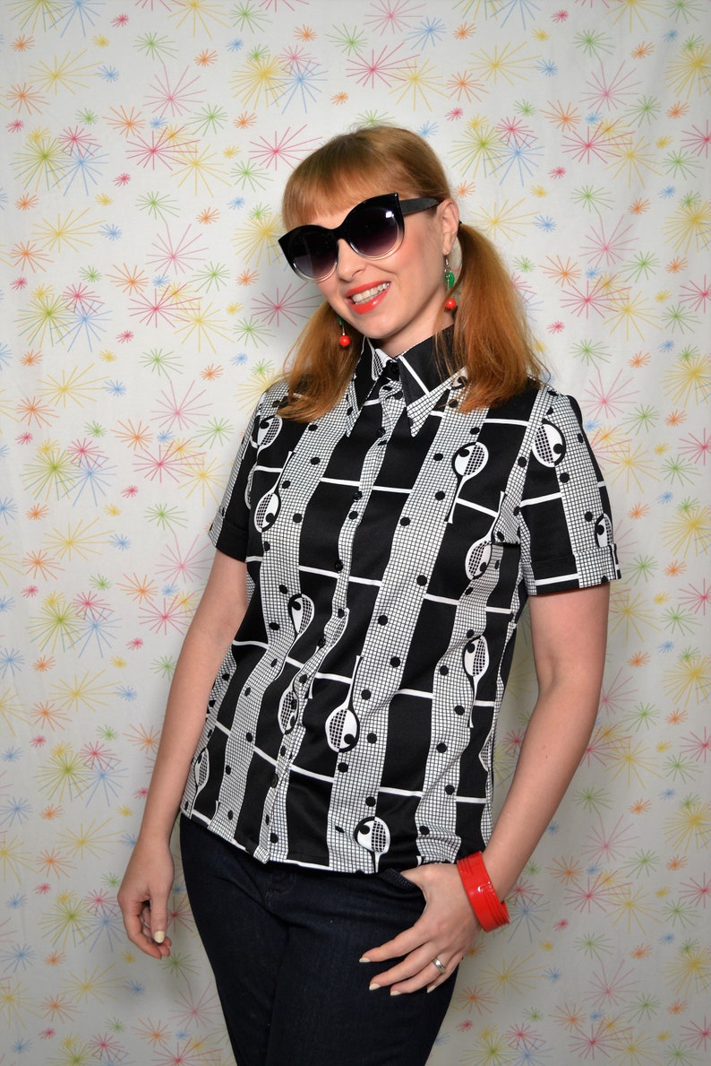 Size Medium Vintage 70s Tennis Novelty Print Blouse 1970s Black /& White Shirt with Pointy Dagger Collar