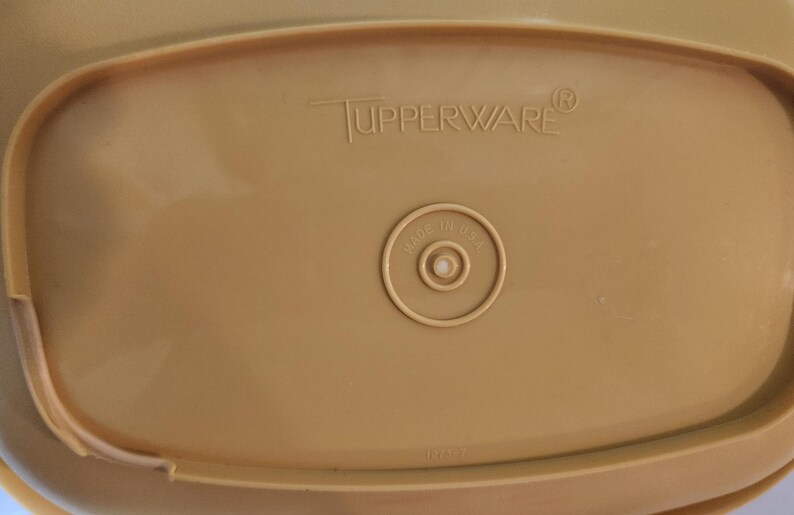 Tupperware Long Vintage Tupperware Serving Dish With Lid. It is 12 Inches Long With ...
