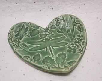 Ceramic Dragonfly Trinket Ring Dish Heart Shaped. 3x4in Grass Green.