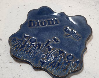Quatrefoil Square Shaped Ceramic Dish. Blue "Mom" Garden Design. 3.5in