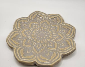 Lotus Flower Trinket Ring Dish Crystal Incense Holder. Cream lavender. 3in.