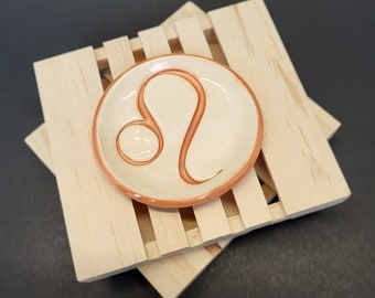 Tiny Ring Dish Zodiac Leo. Orange round 2.5in.