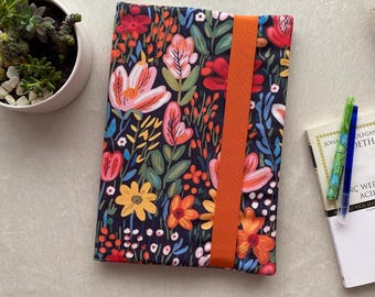 Handmade Laptop Sleeve – Water-Resistant, Flower Pattern with Elastic Closure
