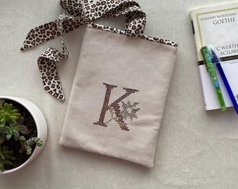 Handmade Personalizable Leopard Detailed Book Case With Processed Letter With 'Tel Kırma' Technique