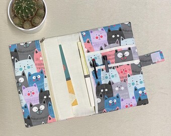 Handmade Cat Heads Patterned Book Sleeve With Multi-Compartments