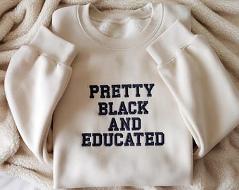 Hübsches schwarzes und gebildetes besticktes Sweatshirt, schwarzes Geschichtsmonat-Shirt, schwarze hervorragende Bekleidung