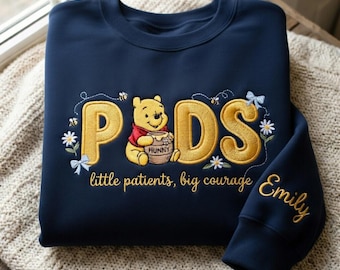 Bluza z haftem pielęgniarki pediatrycznej, strój pielęgniarki z Kubusiem Puchatkiem, prezent dla pielęgniarki pediatrycznej, bluza pielęgniarki dyplomowanej na Dzień Matki