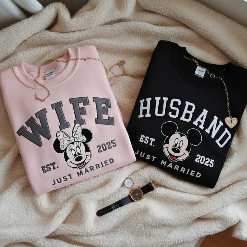 Sudadera Disney bordada personalizada "Just Married", camisa a juego para esposa y esposo, regalos para recién casados, regalos de luna de miel Disney, camisetas para recién casados imagen 4
