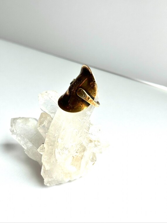 Brass Shield Ring with Arrows - image 2