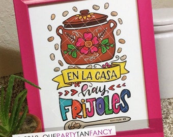 En La Casa Hay Comida en la Casa Hay Frijoles Mexican Mother's Day Gift Kitchen Decoracion Mexicanas Olla de Frijoles Funny Latina Mom Quote