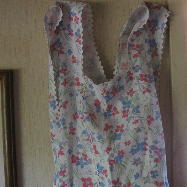 Vintage Apron 1950s  Shabby Chic