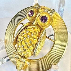 May include: A rustic wooden sign with the text "Welcome" in a handwritten style. The sign is rectangular, with a distressed finish, and features a simple, inviting design. It's suitable for indoor or outdoor use.