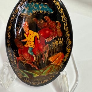 Broche de laca vintage ruso pintado a mano