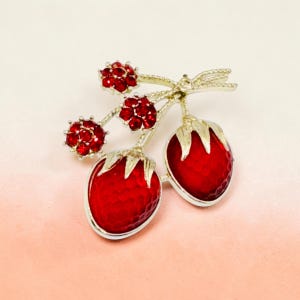 Vintage Sarah Coventry Strawberry Festival Brooch from 1966