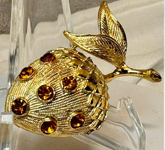 Cutest Little Vintage Acorn Nut Brooch