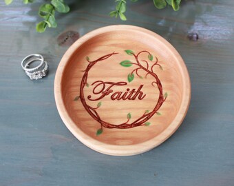 Personalized Ring Dish, Custom Name Jewelry Dish, Maple Wood Dish, Wood Ring Holder, Wedding Ring Holder, Anniversary Gift, Engagement Gift