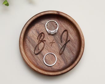 Walnut Wood Personalized Ring Dish, Custom Name Jewelry Dish, Wood Ring Holder, Wedding Ring Holder, Engraved Wooden Keepsake