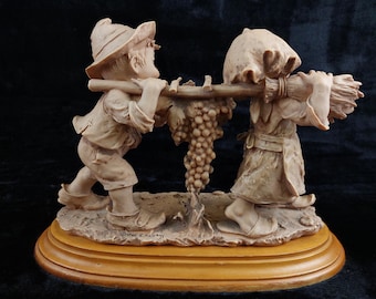 Charming Collectible Porcelain Figurine by Giuseppe Armani (1980)