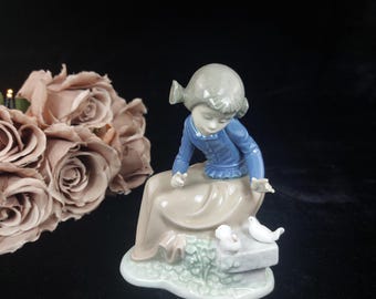 Nao by Lladro "Ever So Gently" Figurine | Girl with Doves | 1989 Vintage Spanish Porcelain | Daisa Mark #1090 | Rare Collectible