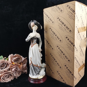 Giuseppe Armani Florence &quot;Dame with Dog&quot; Figurine | Art.0348-C Christine | Made in Italy | 1995 - Rare Luxury Gift