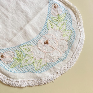 Pastel Floral Embroidered Runner, Vintage White Linen Dresser Table Scarf, Handmade Curved Ends, Lace Trimmed Grannycore, Cottagecore