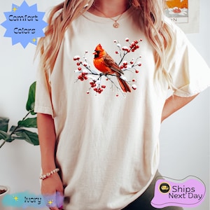 Red Cardinal Bird Tee, Cardinal graphic Tee, Cardinal Art Shirt, Wildlife Bird Shirt, Bird Lover T-shirt, Red Bird T-shirt, Retro T-shirt