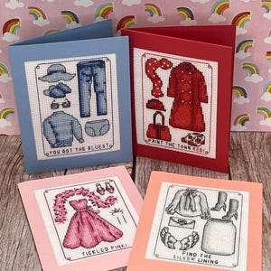 Collection de jeux de mots colorés - Lot de 4 cartes de mode faites main au point de croix - Enveloppes incluses