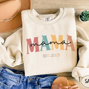Custom Mama Sweatshirt Est, Personalized Mom Sweater New Mom Tee Mama EST Shirt Mom To Be Gift For Mama Outfit Cute Pregnancy Reveal T-shirt