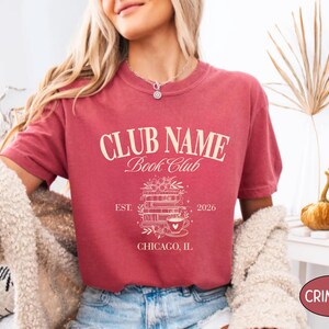 Camiseta personalizada Comfort Colors® para club de lectura con nombre personalizado, camiseta para mamá de club de lectura, camiseta para chica amante de la lectura, ideas de regalo para lectoras. Crimson