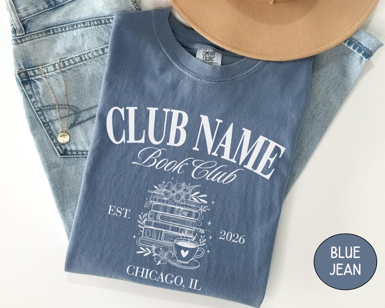 Camiseta personalizada Comfort Colors® para club de lectura con nombre personalizado, camiseta para mamá de club de lectura, camiseta para chica amante de la lectura, ideas de regalo para lectoras. Blue Jean