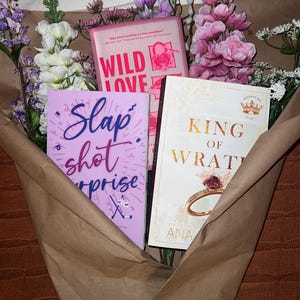 Literary Book Bouquet: Classic Novel Page Arrangement