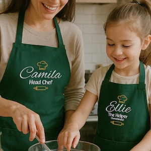 Mommy and Me Aprons, Custom Embroidered Mother Daughter Apron Set, Matching Kitchen Apron, Head Chef & Little Helper Gift, Baking Apron Sets