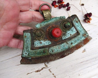 On the vintage side: an old purse - pendant from Tibet - collector's item - with old coral and turquoise ..