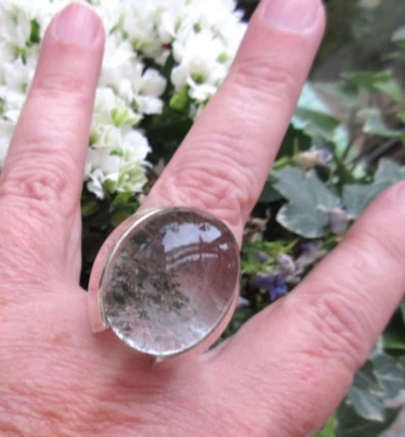 A sterling silver ring 925 with a cabochon quartz lodolite .... for the vintage side !!!!