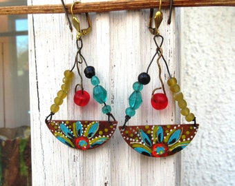 Mothers's Day : Undulating rhythms for these contemporary tribal bohemian earrings with handmade enamel charm.