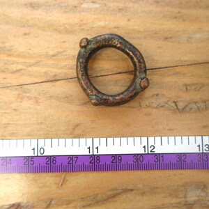 Côté vintage : Une bague amulette en cuivre Vikings ou pendentif antique à pointes .. image 8