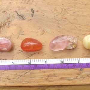 Kit de 6 piedras rodadas grandes: amatista, cuarzo rosa, cornalina, ópalo musgo, rodocrosita y piedra luna imagen 10