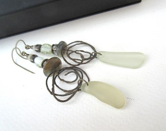 Touching the Moment : Bohemian chic style earrings for the city with Scottish glass pebbles ..