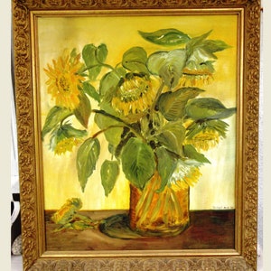 Bajo la cálida luz: Pintura floral de girasoles, óleo sobre lienzo con marco antiguo.