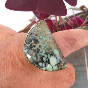 Une exceptionnelle et incroyable bague en argent 925 et or , avec un rare cabochon turquoise mine candelaria ... image 1