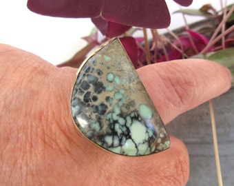 Une exceptionnelle et incroyable bague en argent 925 et or  , avec un rare cabochon turquoise mine candelaria ...