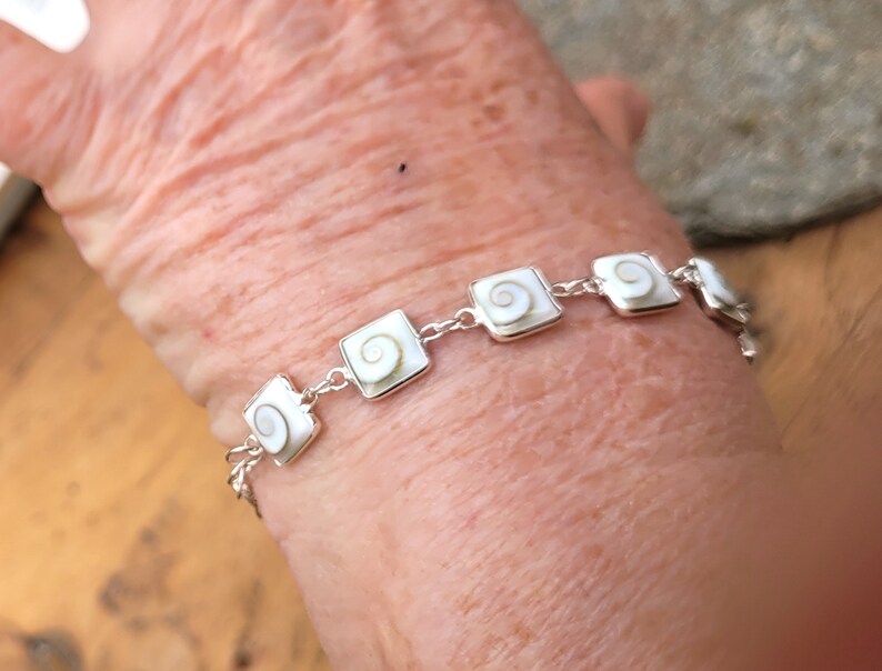 Vive la St Valentin avec ce bracelet minimaliste en argent et oeil Ste Lucie en forme de carrés : Coup De Coeur image 5