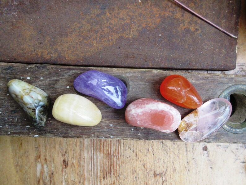 Kit de 6 piedras rodadas grandes: amatista, cuarzo rosa, cornalina, ópalo musgo, rodocrosita y piedra luna imagen 5